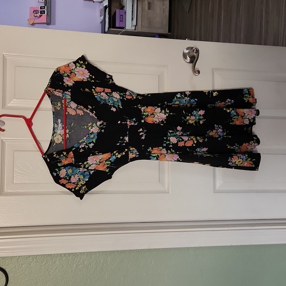 O'Neill Dress - Picture 1 of 4